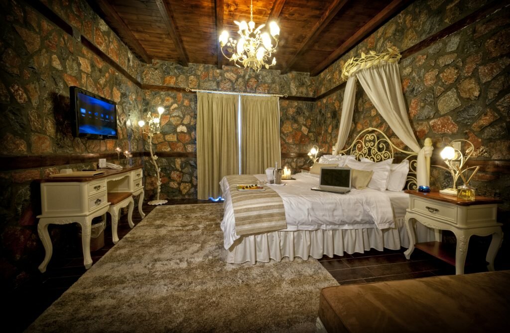 Comfort Rooms